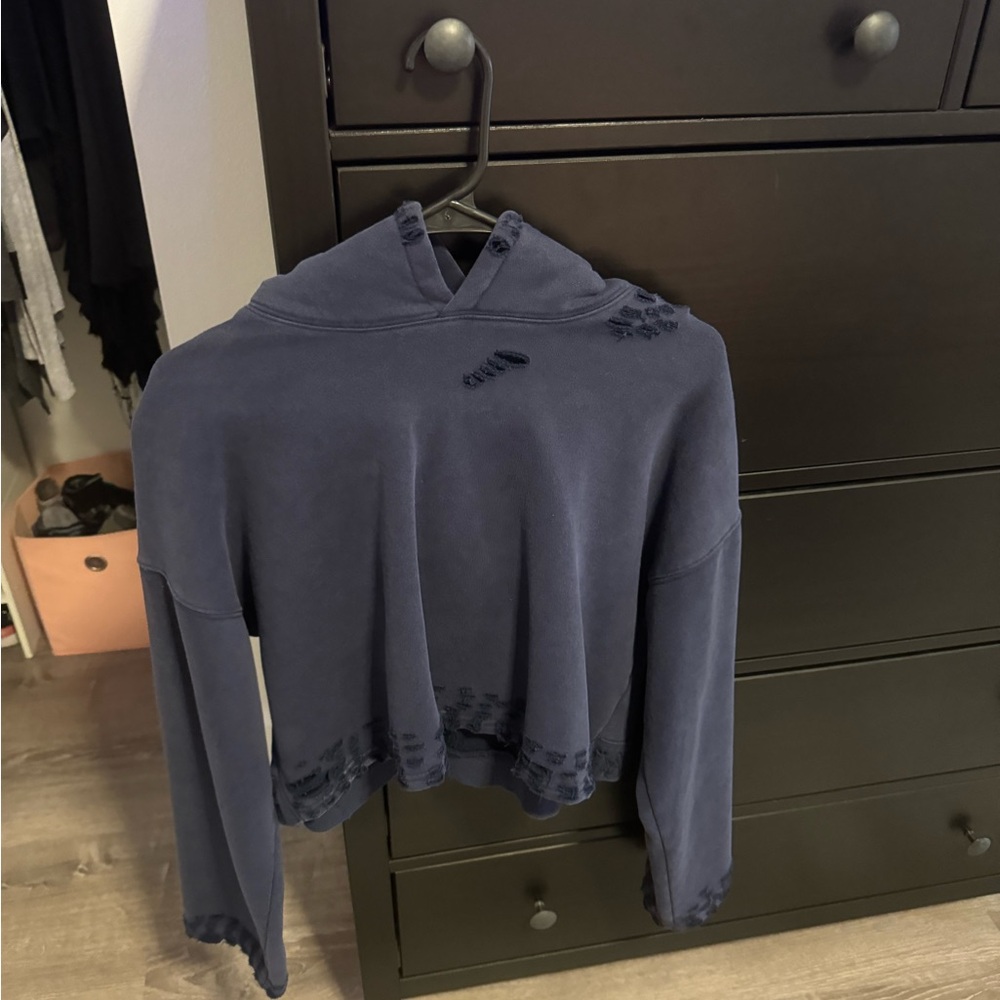 emma & sam cropped hoodie with “destroyed” detailing. size M